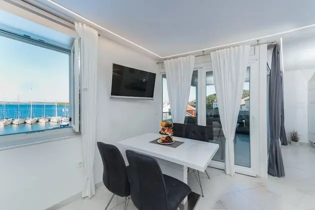 Deluxe Apart Daire, Deniz Manzaralı