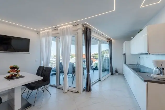 Deluxe Apart Daire, Deniz Manzaralı