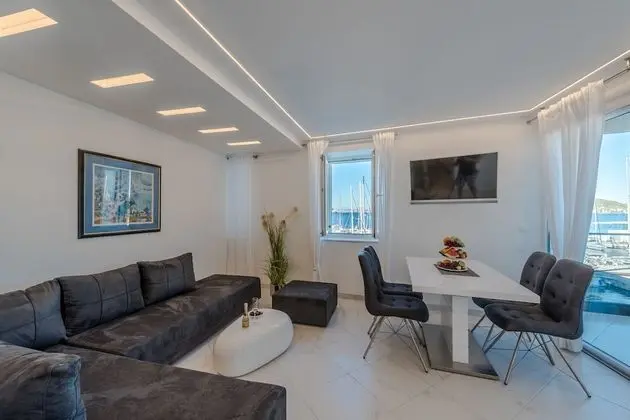 Deluxe Apart Daire, Deniz Manzaralı