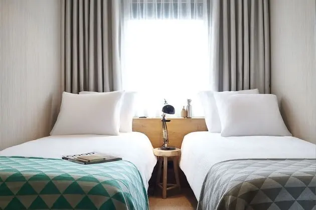Good Room (Twin)