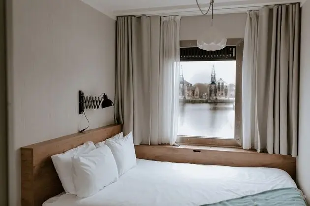 Good Room with Water view (King)