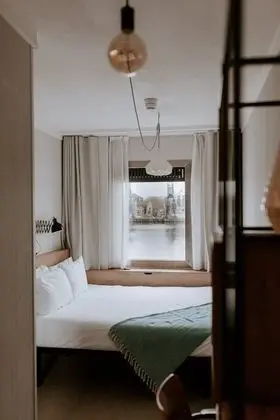 Good Room with Water view (King)