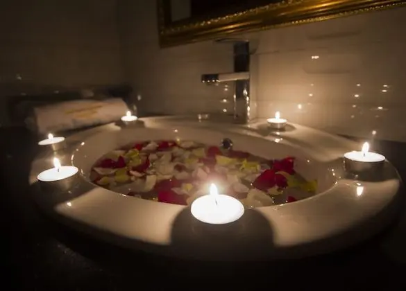 Deluxe Üç Kişilik Oda