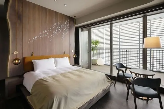 Luxury Süit (The Good Nature)