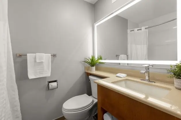 Two Queens Deluxe Room