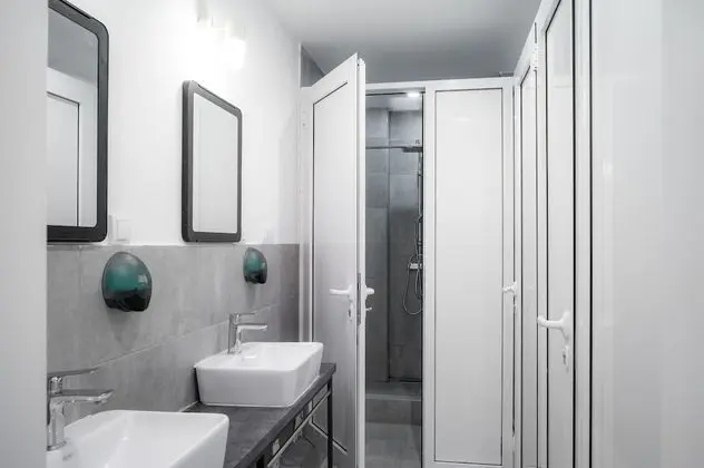 Basic Ortak Ranzalı Oda, Karma Ranzalı Oda (12 Beds, External Shared Bathroom)