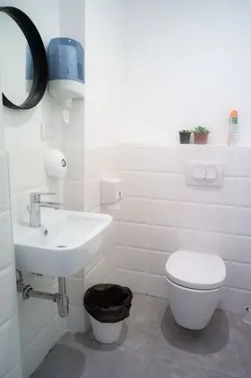Basic Ortak Ranzalı Oda, Sadece kadınlar için (6 Beds, External Shared Bathroom)
