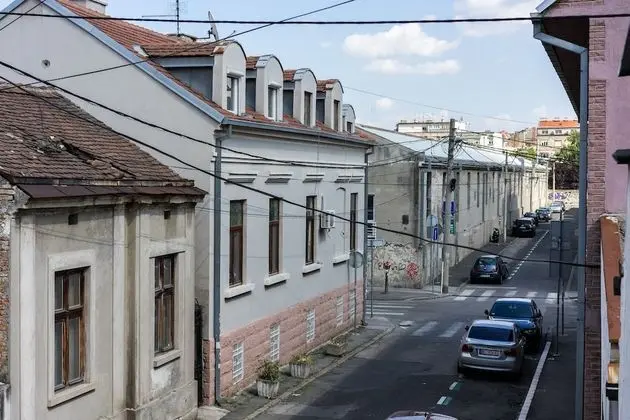 Basic Ortak Ranzalı Oda, Sadece kadınlar için (6 Beds, External Shared Bathroom)