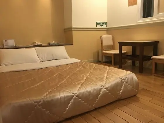 Basic Tek Büyük Yataklı Oda