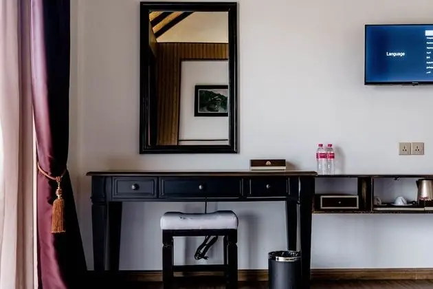 Grand Bungalov, 2 Yatak Odası, Balkon, Havuz Manzaralı