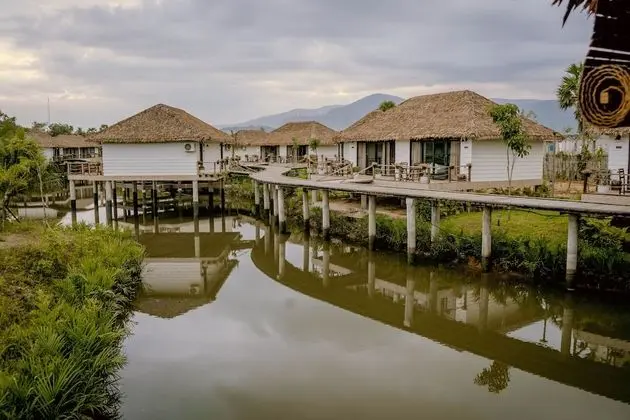 Grand Bungalov, 2 Yatak Odası, Balkon, Havuz Manzaralı