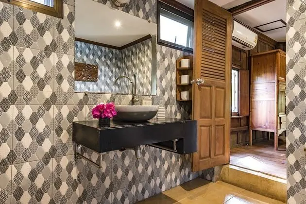 Tropical Bungalow
