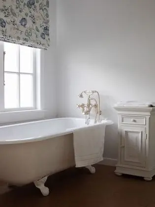 Oda, 1 Büyük (Queen) Boy Yatak, Özel Banyo