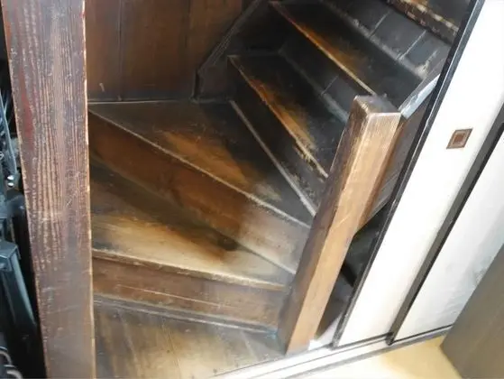 Basic Ev, Sigara İçilmez (Entire)
