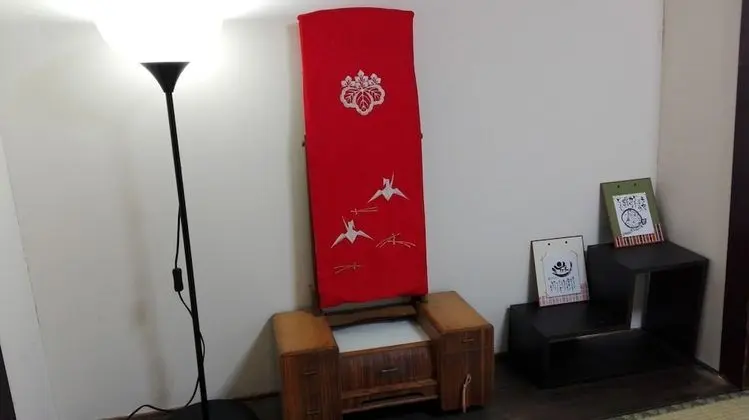 Basic Ev, Sigara İçilmez (Entire)