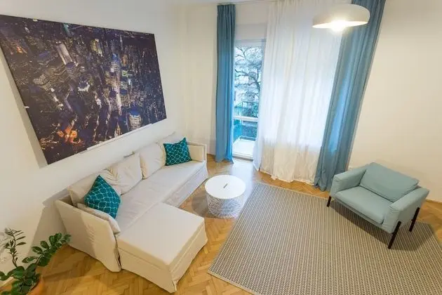 Grand Apart Daire, Şehir Manzaralı