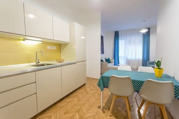 Grand Apart Daire, Şehir Manzaralı