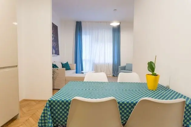 Grand Apart Daire, Şehir Manzaralı