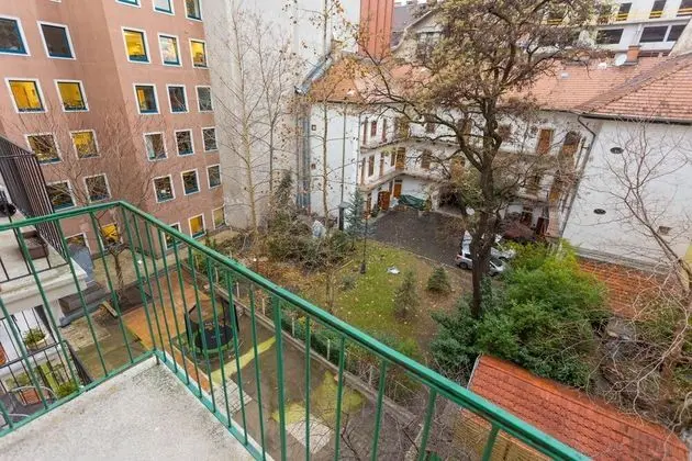 Grand Apart Daire, Şehir Manzaralı