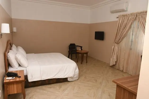Deluxe Tek Büyük Yataklı Oda