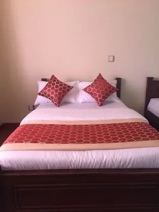 Deluxe Triple Room with Private Bathroom