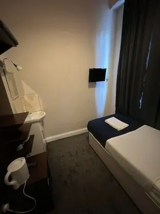 Tek Kişilik Oda, Ortak Banyo