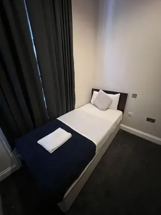 Tek Kişilik Oda, Ortak Banyo