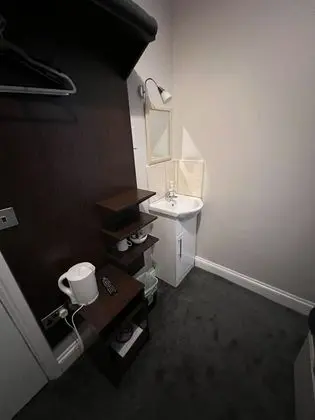 Tek Kişilik Oda, Ortak Banyo