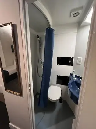 Üç Kişilik Oda, Özel Banyo