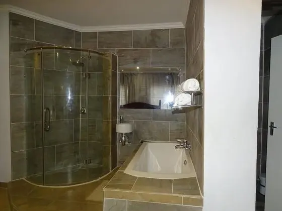 Tek Büyük Yataklı Oda, Sigara İçilmez, Bahçe Manzaralı