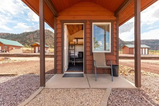 Standard Bunkhouse, Shared Bathroom
