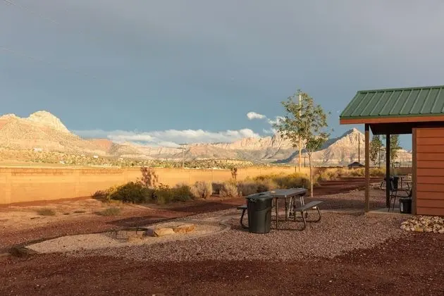 Standard Bunkhouse, Shared Bathroom