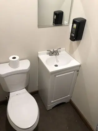 Standard Bunkhouse, Shared Bathroom