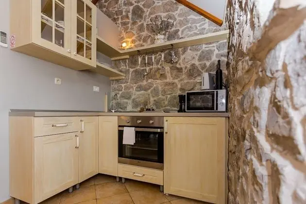 Ev (Gor - free WiFi - H(2+1))