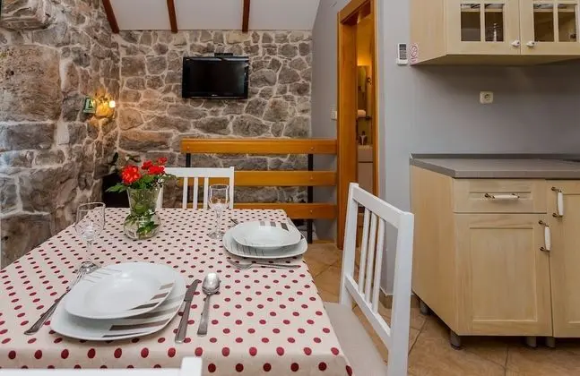 Ev (Gor - free WiFi - H(2+1))