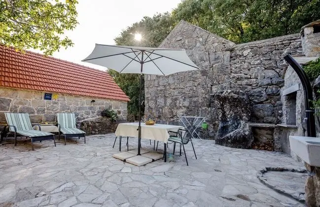 Ev (Gor - free WiFi - H(2+1))