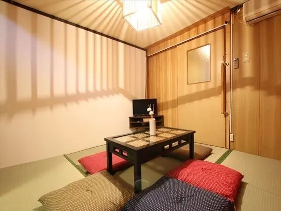 Ev (Private Vacation)