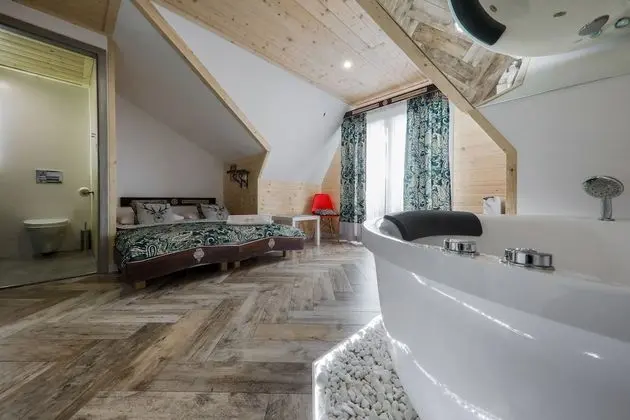 Romantic Oda, 1 Büyük (Queen) Boy Yatak, Jakuzi