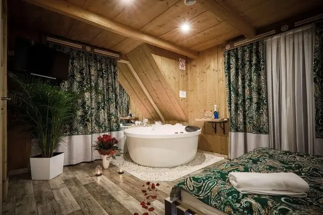 Romantic Oda, 1 Büyük (Queen) Boy Yatak, Jakuzi