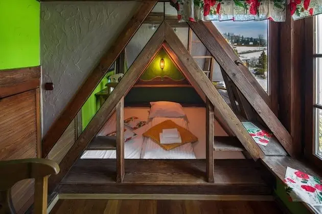 Family Oda, Dağ Manzaralı