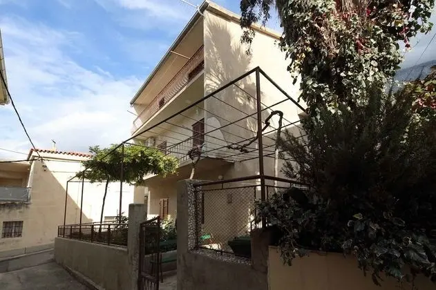Apart Daire (Goran - in the center of the city - A)
