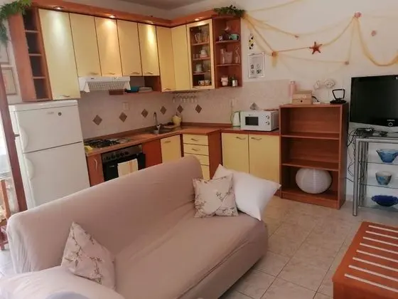 Apart Daire (Goran - close to the sea & parking sp)