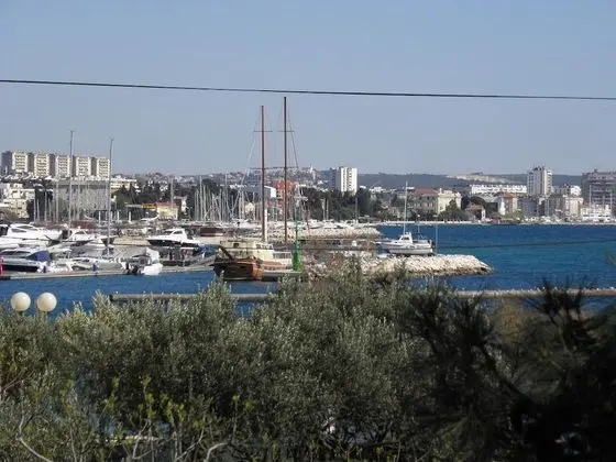 Apart Daire (Gorda - 50m from the beach & parking )