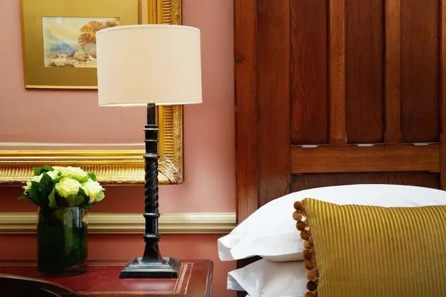 Classic Tek Büyük Yataklı Oda