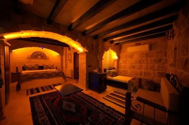 Deluxe Üç Kişilik Oda , Avlu Manzaralı