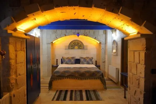 Deluxe Üç Kişilik Oda , Avlu Manzaralı