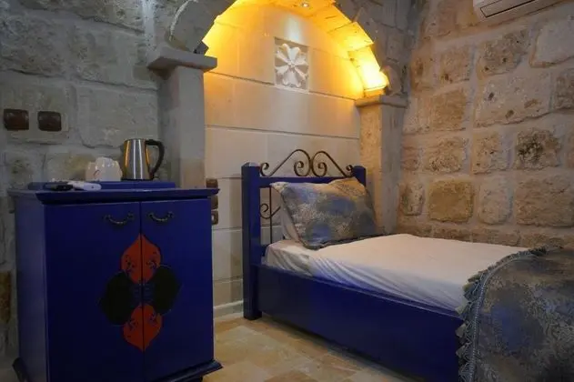 Deluxe Üç Kişilik Oda , Avlu Manzaralı