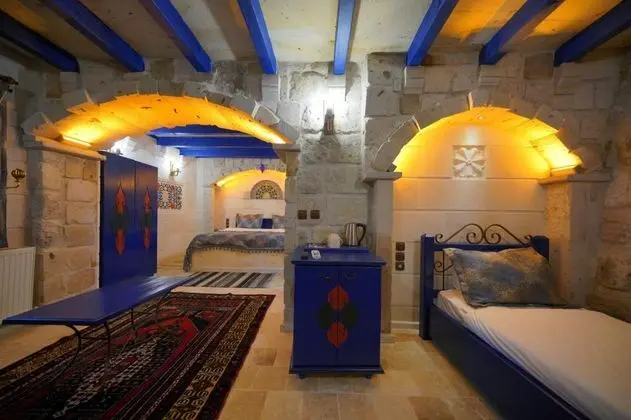 Deluxe Üç Kişilik Oda , Avlu Manzaralı