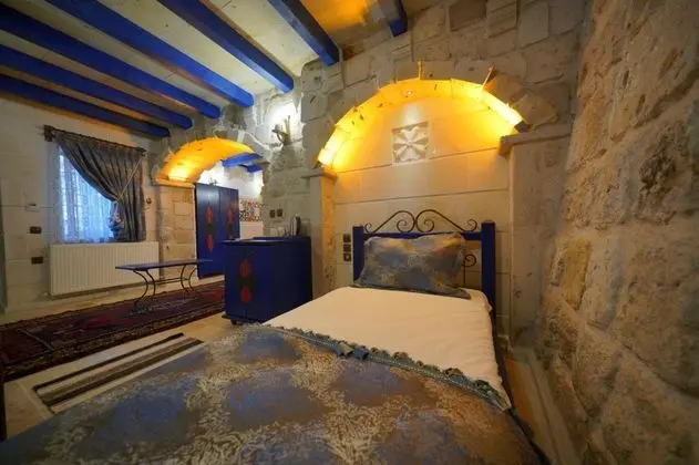 Deluxe Üç Kişilik Oda , Avlu Manzaralı