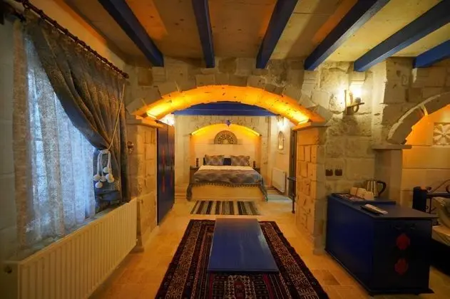 Deluxe Üç Kişilik Oda , Avlu Manzaralı